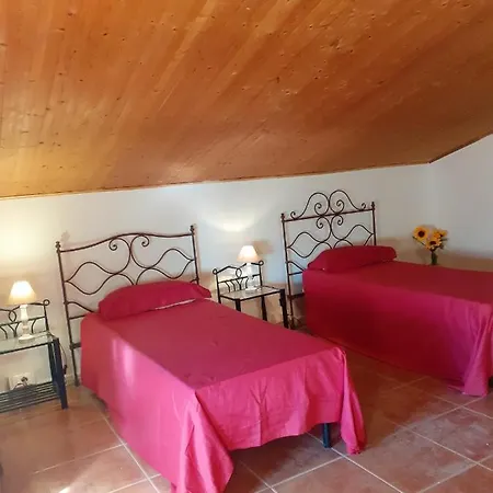 2 Bedrooms With Enclosed Garden And Wifi At Rio * Rio dellʼElba