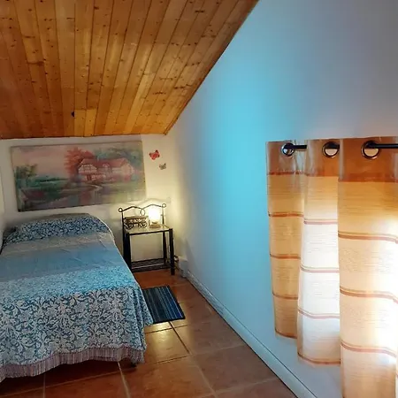 2 Bedrooms With Enclosed Garden And Wifi At Rio Rio dellʼElba